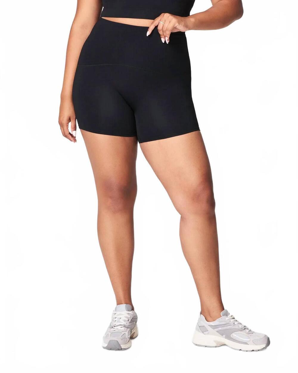 NEW SPANX booty boost active biker shorts in very black - Picture 6 of 7